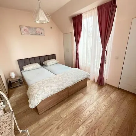 Apartment Cozy With Pool In *